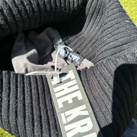 The Kript Binita Sweater - Picture 4 of 6